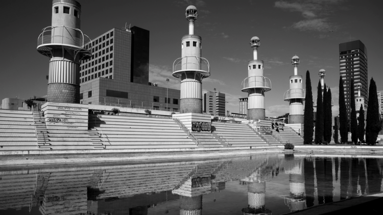 Plaça de l'Espanya Industrial. Jordi Play