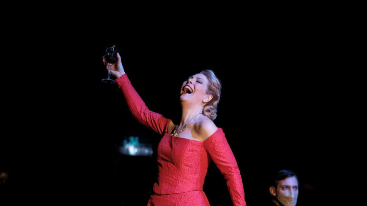 Sondra Radvanovsky en el brindis de Macbeth, un moment del concert del 175è aniversari.. Paco Amate / Gran Teatre del Liceu