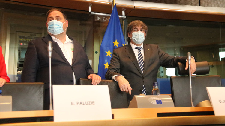 Oriol Junqueras i Carles Puigdemont compareixen al Parlament Europeu. Agència Catalana de Notícies