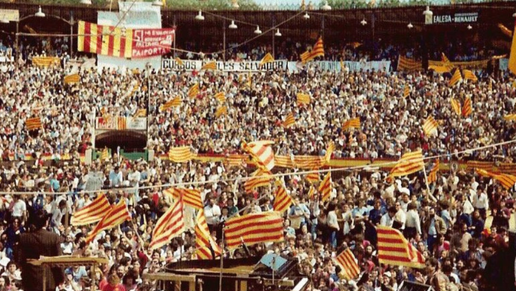 Dissabte 7 de maig de 2022, a Castelló de la Plana, Acció Cultural del País Valencià ha tornat a congregar valencians —catalans— de tot arreu del país. Ho va fer fa cinquanta anys, en una històrica jornada, a la imatge, en commemoració del 25 d'Abril i de la signatura de les «Normes de Castelló».