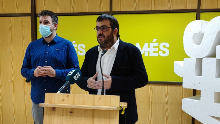 El senador Vicenç Vidal en roda de premsa. Europa Press