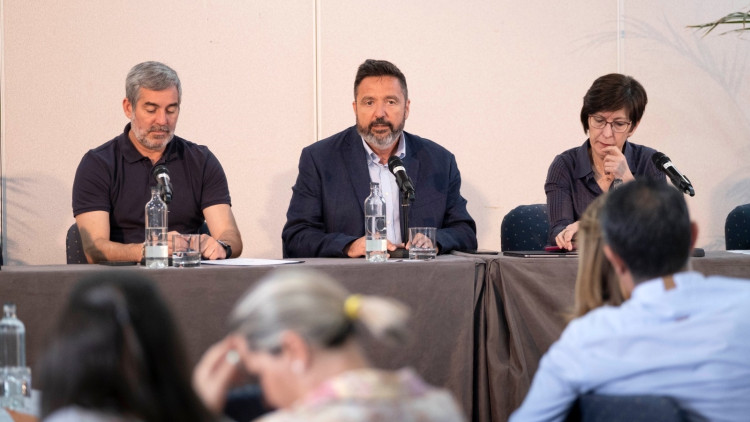 El president del PI, Tolo Gil, intervé en una conferència. Europa Press