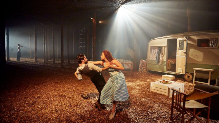 La companyia anglesa Puchdrunk va fer 'The drowned man' el 2013-2014 en uns antics estudis de cinema de Londres. Brinkhoff Mögenburg