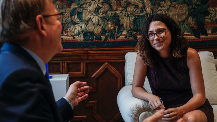 Aitana Mas és rebuda pel president del Consell, Ximo Puig, després de ser designada vicepresidenta i consellera d’Igualtat i Polítiques Inclusives.. EUROPA PRESS