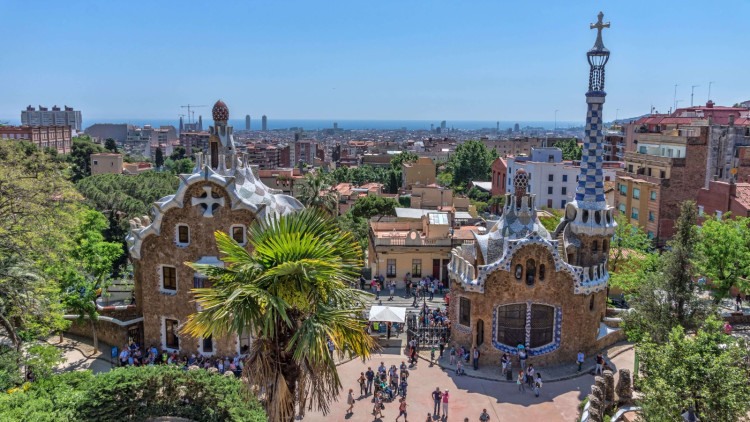 Parc Güell de Barcelona. Jean-Christophe BENOIST, CC BY 3.0, via Wikimedia Commons
