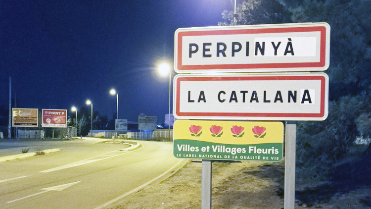 Perpinyà, «fidelíssima vila», però als reis catalans i, doncs, a Catalunya, mai no pas a França. En el passat donà motius per a ser motejada així i, en el present, continua persistint a ser "la catalana".