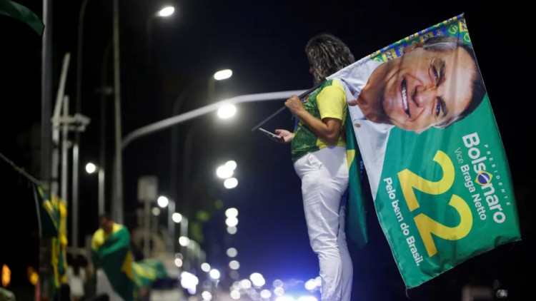 Una partidària de Bolsonaro durant la nit electoral al Brasil. Der Spiegel