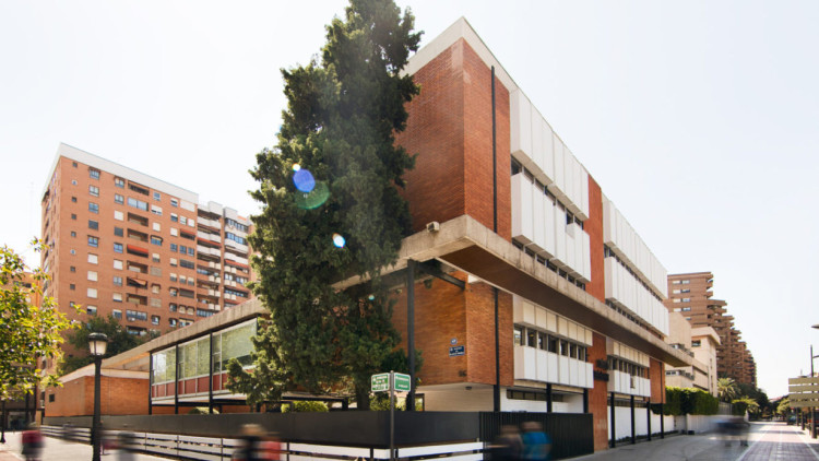 Façana del col·legi Guadalaviar| Mas Millet Arquitectes