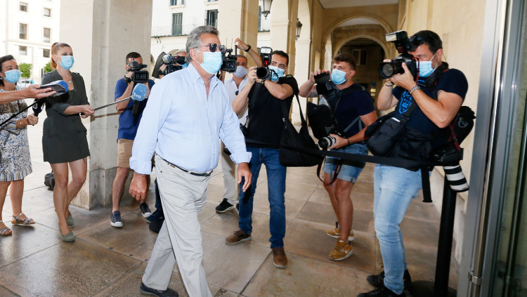 L'empresari Enrique Ortiz, propietari de l'Hèrcules CF, a l'arribada dels jutjats| Europa Press. Europa Press