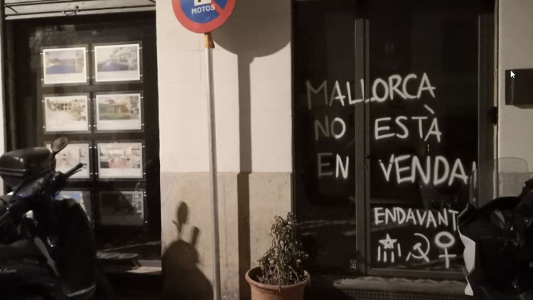 Pintada contra el preu de l'habitatge a Palma. Europa Press