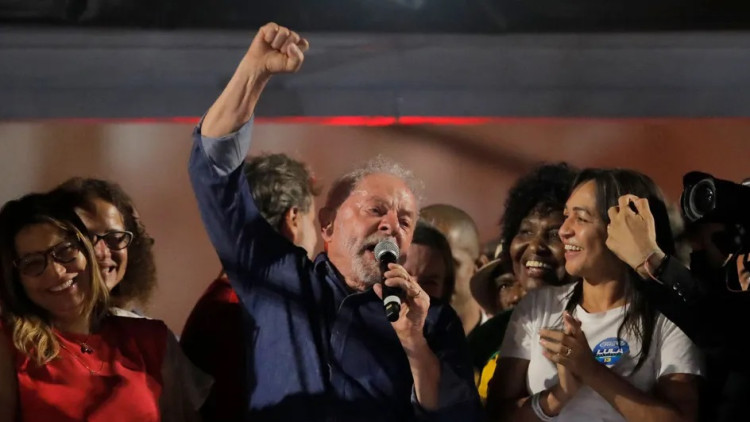 Lula da Silva celebra la victòria electoral. Der Spiegel