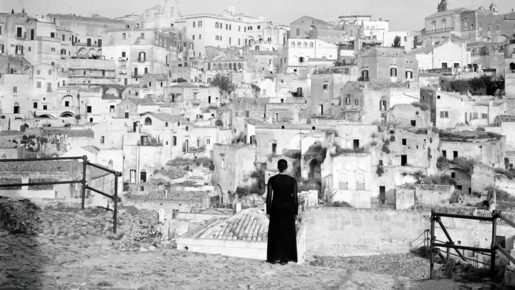 La vora del temps - Antiga Roma de la sèrie Vagarejant, 2006 © Carrie Mae Weems, gentilesa Jack Shainman Gallery, Nova York i Galerie Barbara Thumm, Berlin.