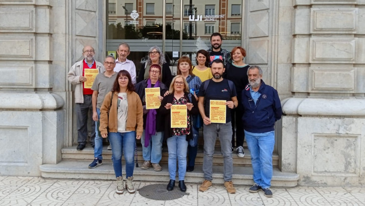 Els membres de Castelló per la Llengua han presentat els actes pel 90 aniversari de les Normes del 32.. Castelló per la Llengua