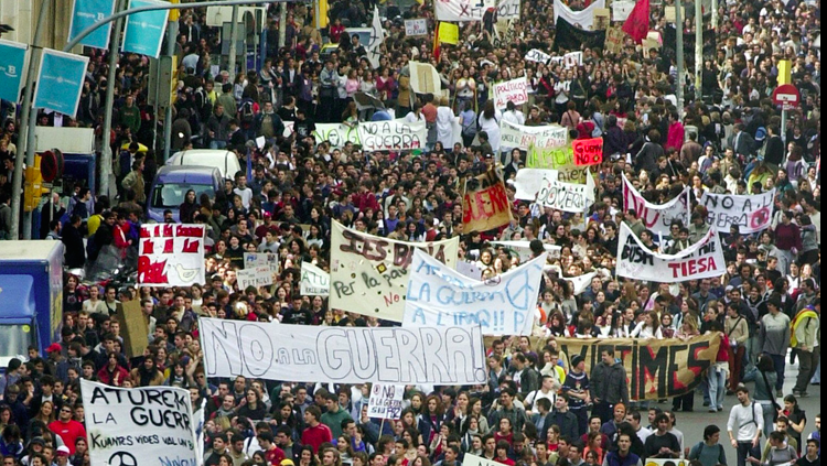 Manifestació contra la Guerra de l'Irak a Barcelona, el 2003