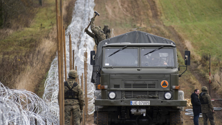 Soldats a la frontera polonesa. Europa Press