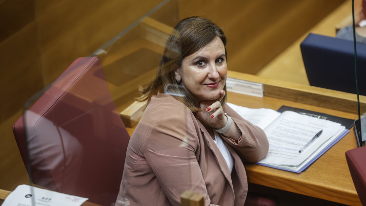 María José Català, en el seu escó de síndica del PP a les Corts Valencianes. Europa Press