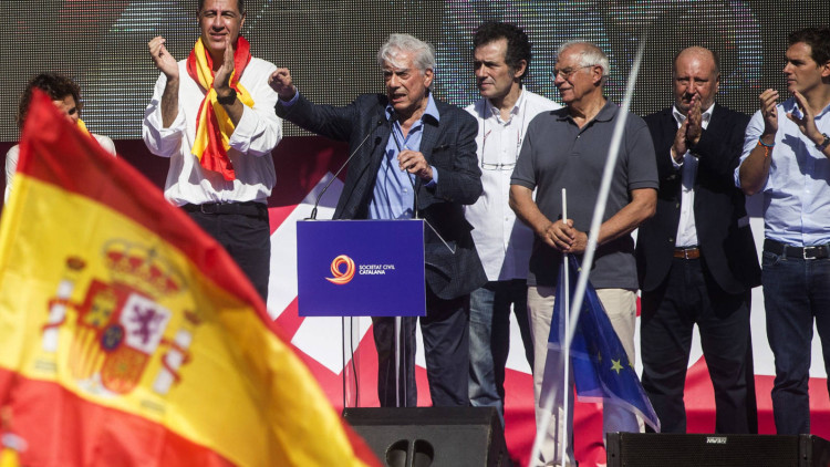 Mario Vargas Llosa a un acte de Societat Civil Catalana amb Albert Rivera, Xavier Garcia Albiol i Josep Borrell