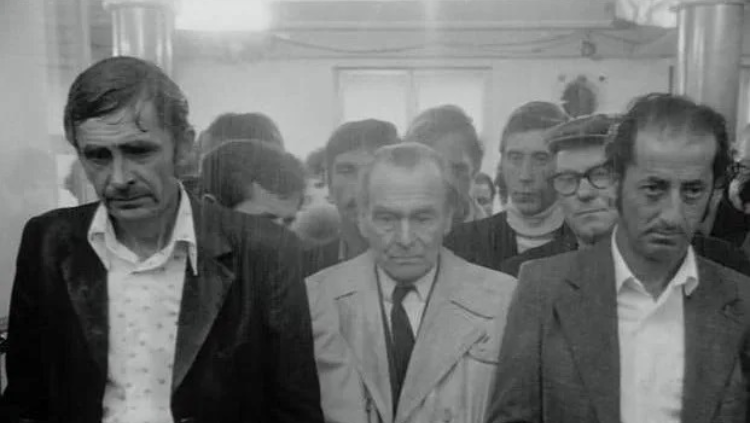 Escena del film Kárhozat (La condemna, 1988) de Béla Tarr.