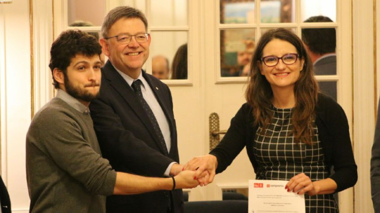 Antonio Estañ (Podem), Ximo Puig (PSPV) i Mónica Oltra (Compromís) firmen aquest annex del Botànic| EL TEMPS