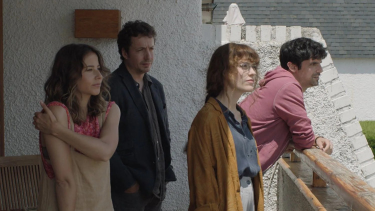 Escena del film Tenéis que venir a verla (2022) de Jonás Trueba