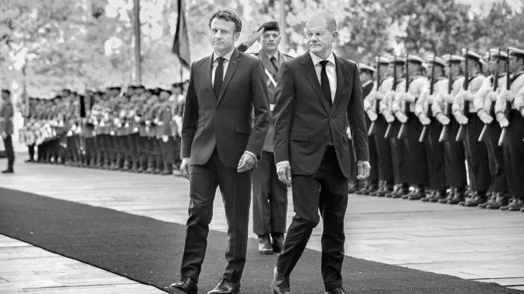 Emmanuel Macron i Olaf Scholz. Der Spiegel