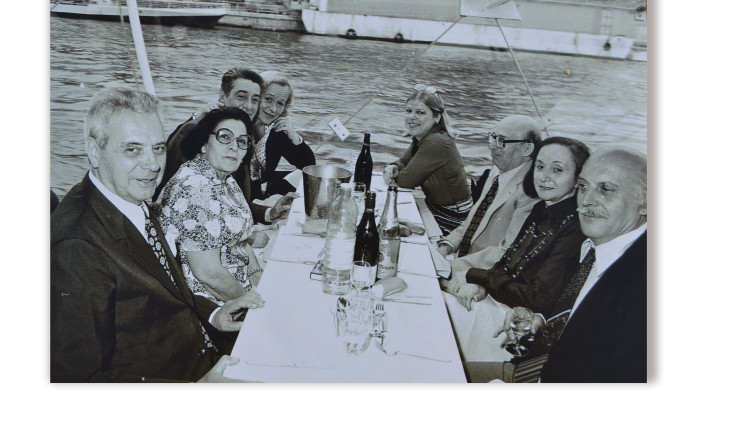 Manuel Valls de Gomis, el primer a l’esquerra. A la dreta els membres del FNC Manuel Viusà i Gertrudis Galí, amb Octavi Viladrosa i la seua parella, Claude Hyzette. Arxiu Robert Surroca i Tallaferro