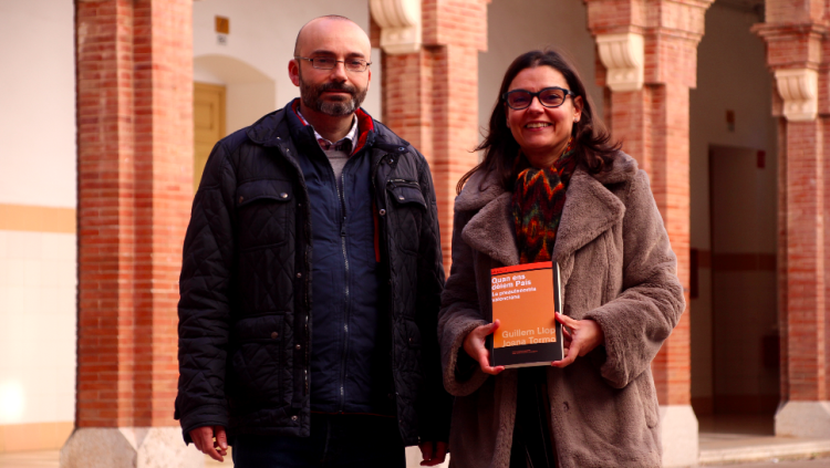 Guillem Llop i Joana Tormo, autors de 'Quan ens dèiem País', editat per la Institució Alfons el Magnànim. EL TEMPS