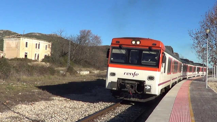 Un tren de la línia Alcoi-Xàtiva