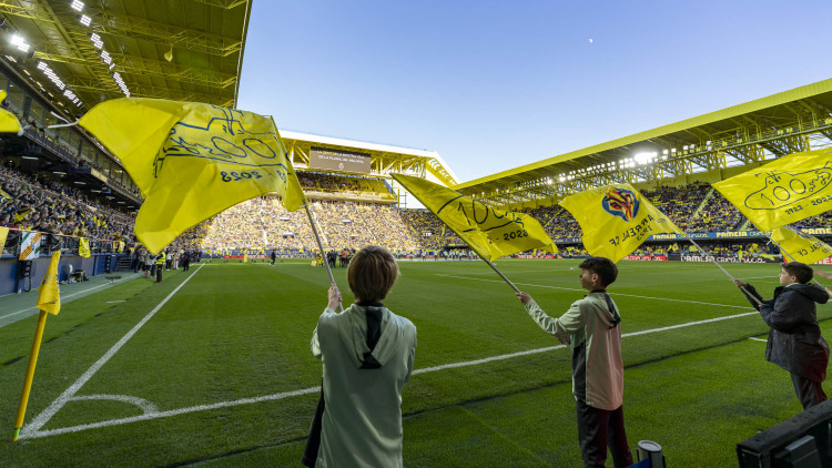 Estampa de la inauguració de la nova versió, modernitzada, de l'Estadi de la Ceràmica, amb motiu del centenari groguet| @VillarrealCF