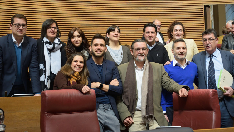 Diputats i diputades de Compromís després de la celebració del ple del 28 de febrer de 2019
