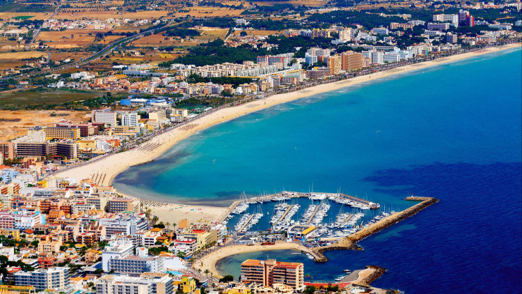 L’únic diputat que tria la més petita de les illes, Formentera, podria ser el que inclinés la majoria del Parlament cap a l’esquerra o la dreta
