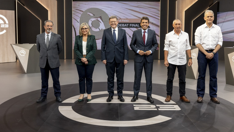 Els candidats abans del debat d'À Punt| Europa Press