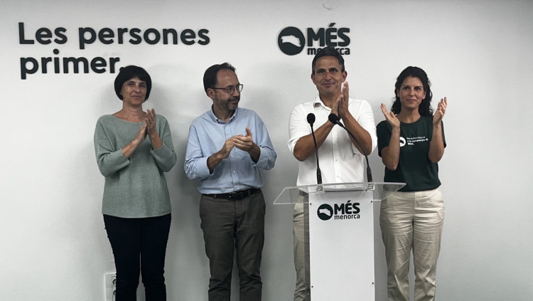 Membres de Més per Menorca durant la nit electoral. Europa Press