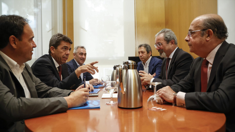 Estampa de les negociacions PP-Vox| Europa Press
