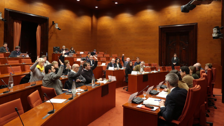 La Diputació Permanent del Parlament vota la presentació del recurs al TC