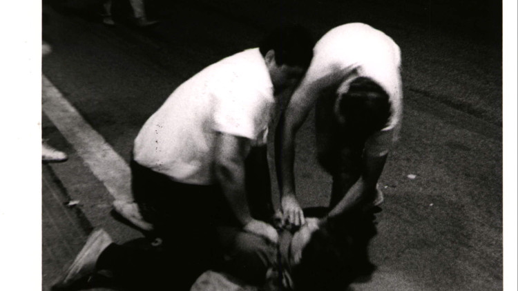 Detenció d'un manifestant a la Rambla de Catalunya el 1988