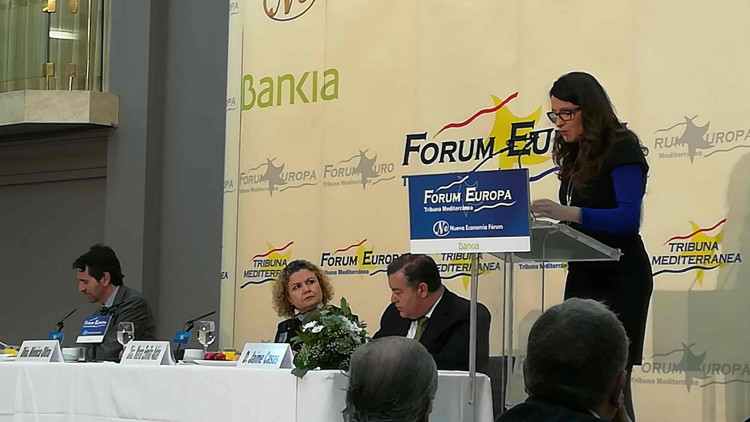 Mónica Oltra, vicepresidenta del Consell, durant la seua conferència al Fórum Nueva Economía celebrada a València aquest dimarts, 16 de gener.