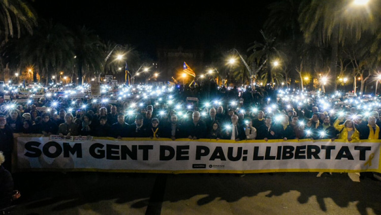 Imatge de la capçalera de la manifestació. Òmnium Cultural