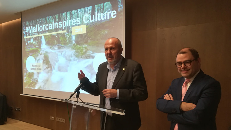 Miquel Ensenyat amb Cosme Bonet a la presentació de Mallorca Inspires Culture