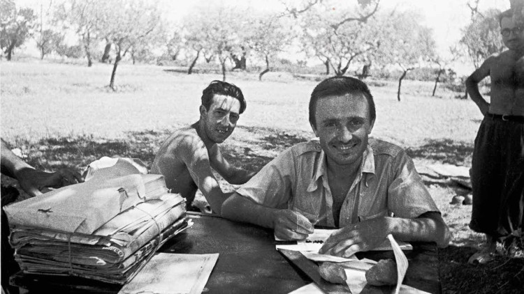 Detall de la coberta d''Érem feres. Diaris personals de combatents de la guerra civil'. Pagès Editors
