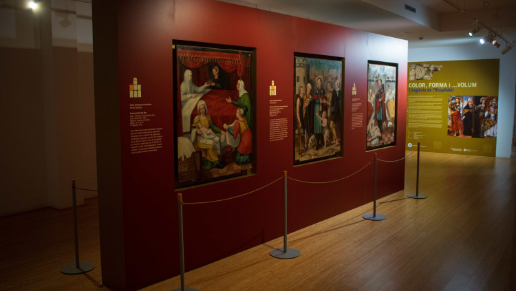 Retaule de l'exposició permanent "Color forma... i volum. Els retaules de l'església de L'Hospitalet" a L'Harmonia.