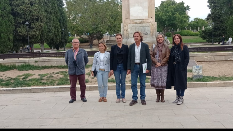 Dirigents de Vox davant el monument de Sa Feixina. Europa Press
