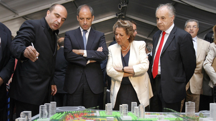 Vicent Guallart el dia que se’n va posar la primera pedra, amb Francisco Camps i Rita Barberà.. Efe