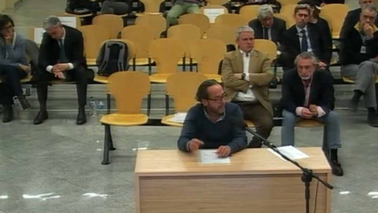 El delegat d'Orange Market a València, Álvaro Pérez 'El Bigotes', durant la seua declaració judicial| EL TEMPS