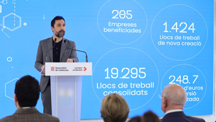 El conseller d'Empresa i Treball, Roger Torrent i Ramió, durant la presentació dels ajuts.. Oriol Pagès