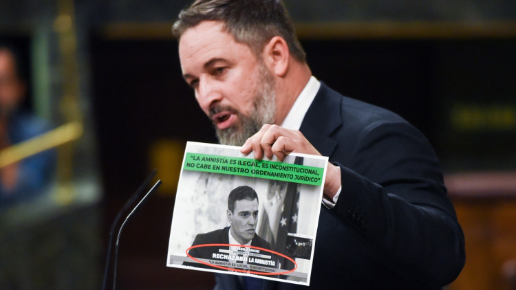 El president de Vox, Santiago Abascal, en un moment del debat celebrat aquest dijous al Congrés espanyol.. Europa Press