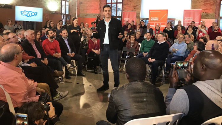 El líder del PSOE, Pedro Sánchez, durant un acte amb la militància socialista a València
