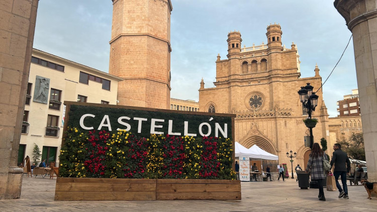 Estampa de la denominació castellanitzada de la ciutat| EL TEMPS