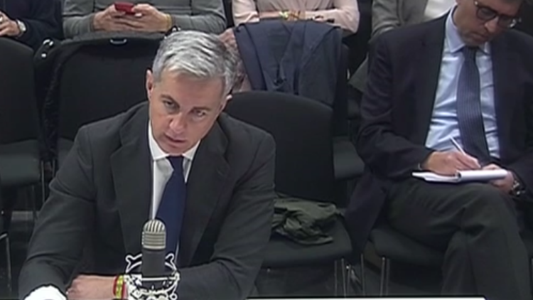 Ricardo Costa, exsecretari general del PPCV, durant la seua declaració en el judici pel finançament il·legal del PPCV. Darrere seu, Vicente Rambla, que va ser vicepresident del Consell amb Francisco Camps,