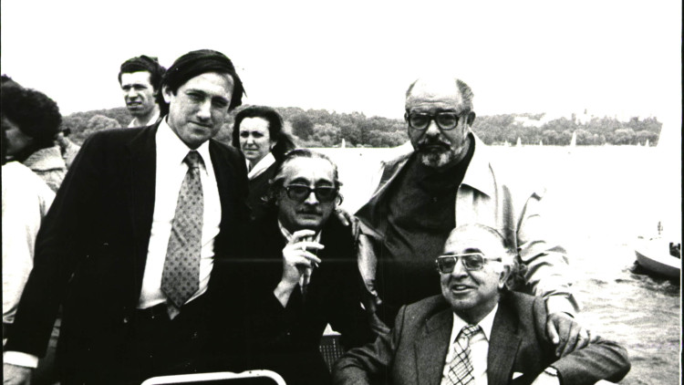 Vicent Ventura amb Max Cahner, Joan Fuster i Manuel Sanchis Guarner.